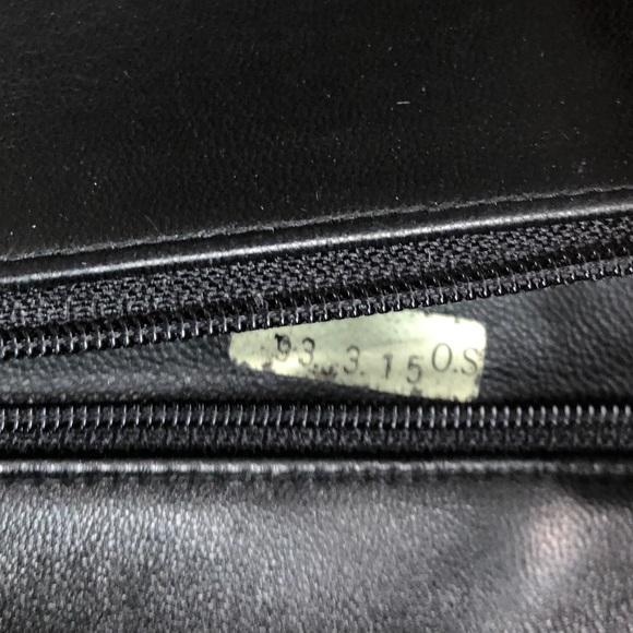 SOLD!!! Vintage Chanel Double Flap in Medium. - Picture 11 of 11